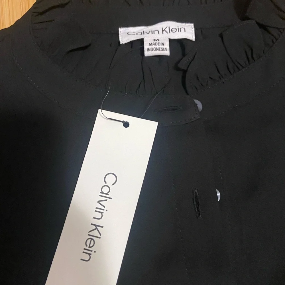 Calvin Klein Women's Flutter Sleeve Lightweight Black Button-Down Shirt - Picture 2 of 6